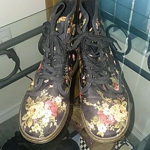 Dr.Martens 💟